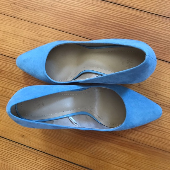 Shoes - Picture 2 of 5